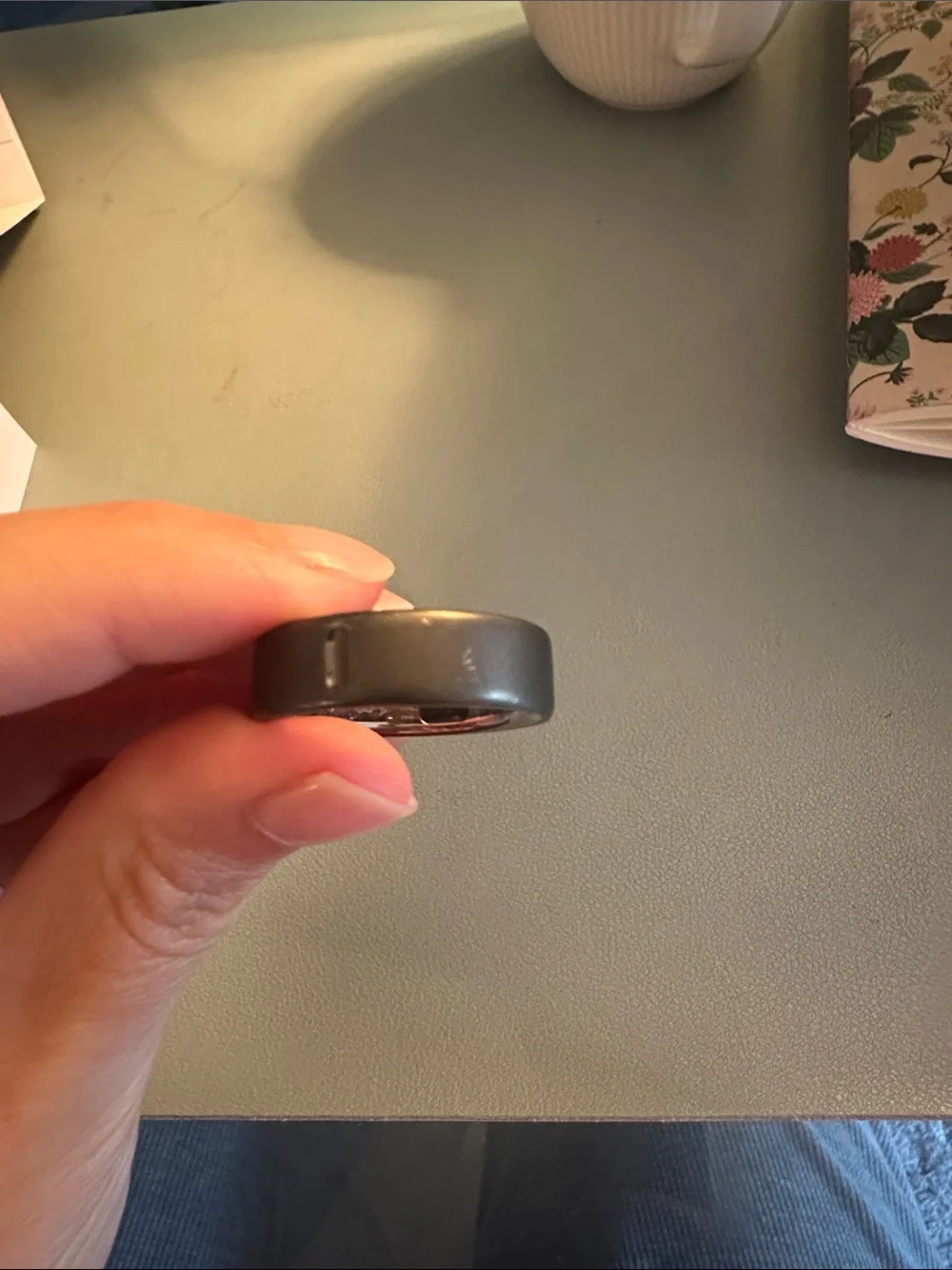 Oura Ring 4 in Stealth/ Black Matte